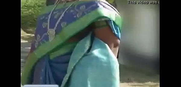  Tamil Aunty showing ass